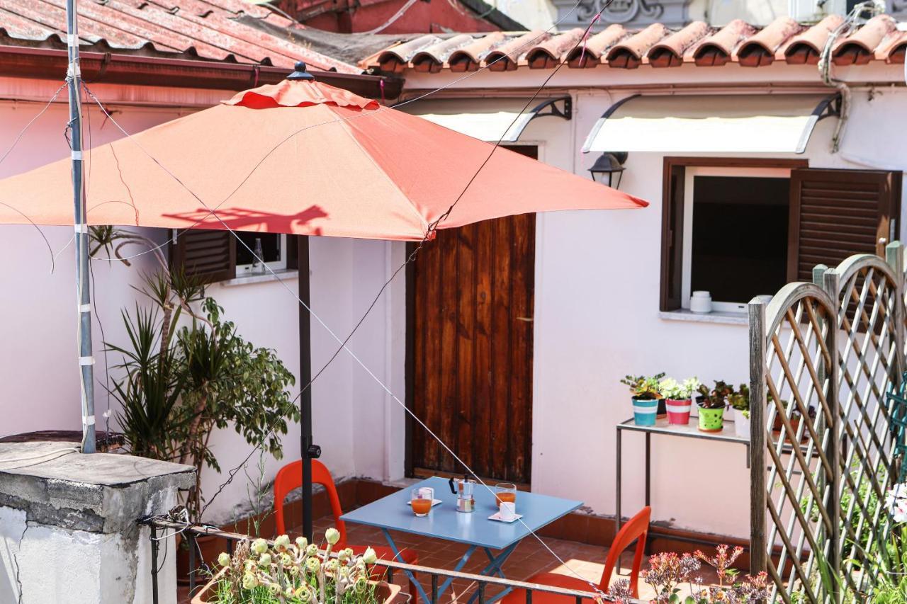 Con Terrazzo A Piazza Dante Apartment *